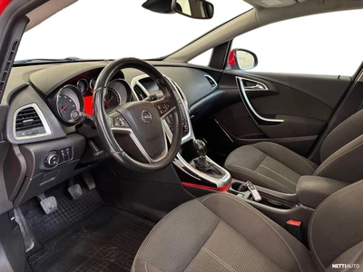 Opel Astra 2011, photo 7/42