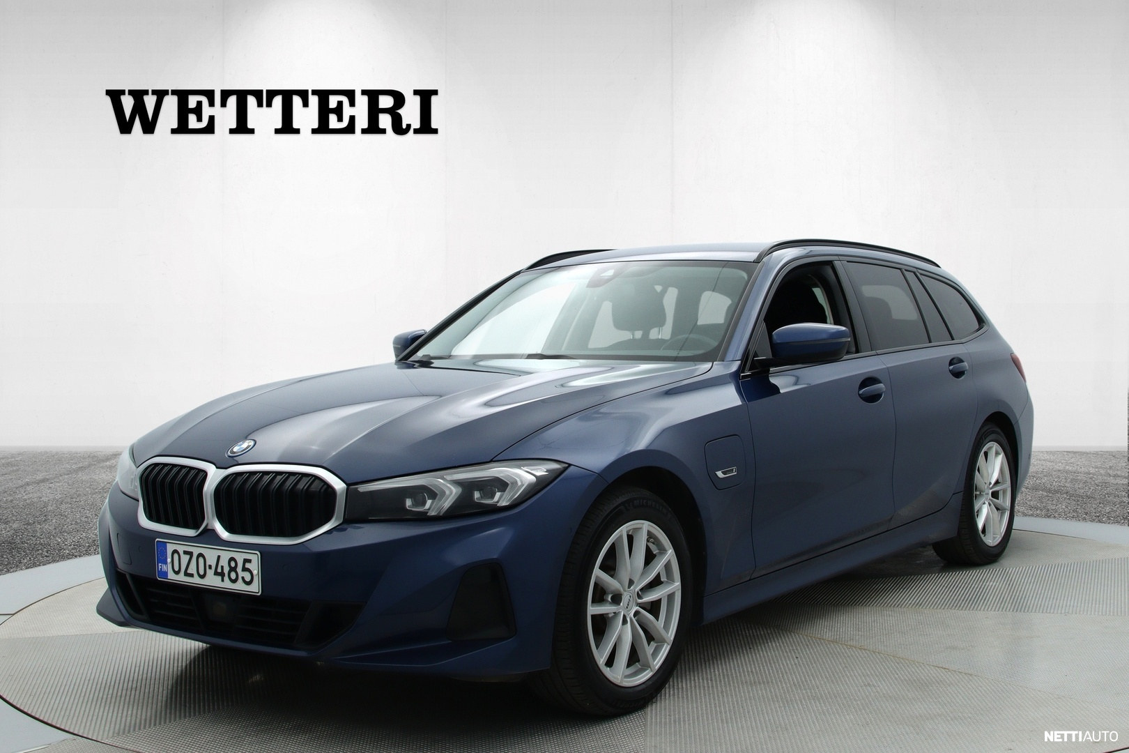 BMW 330