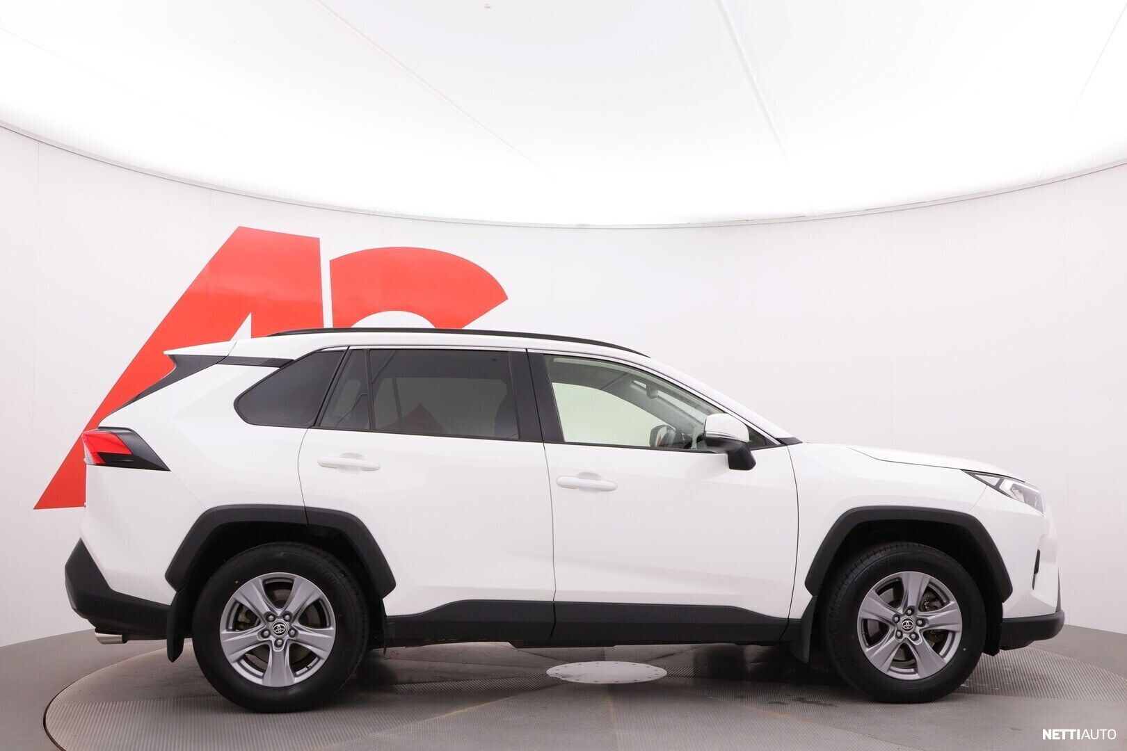 Toyota RAV4 2023, photo 6/32