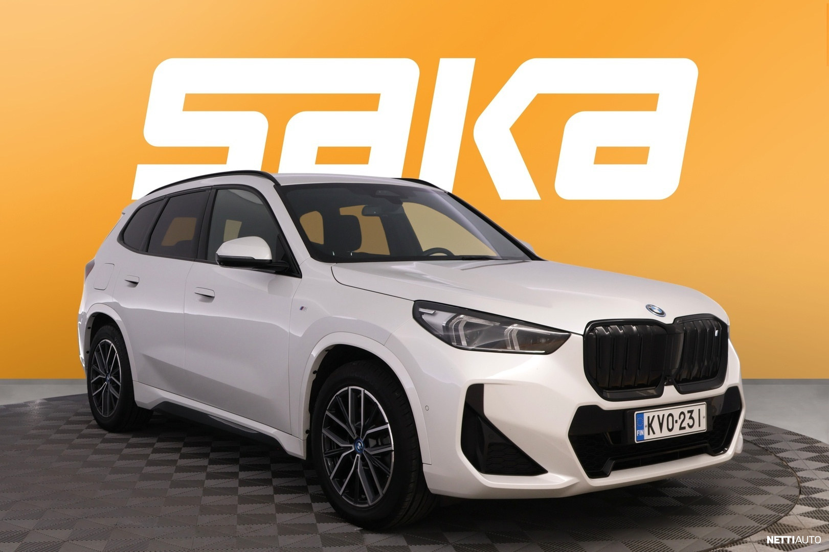BMW iX1
