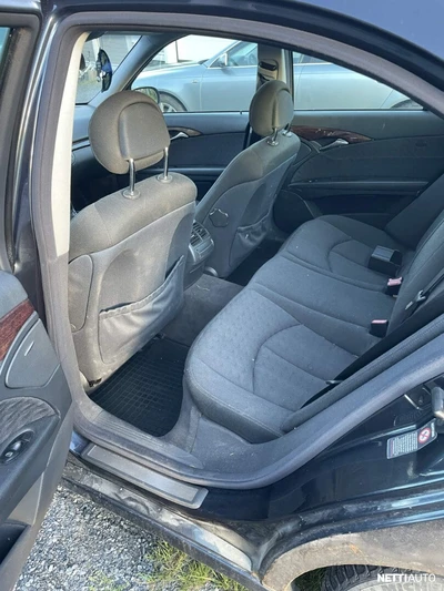 Mercedes-Benz E 2004, kuva 7/10