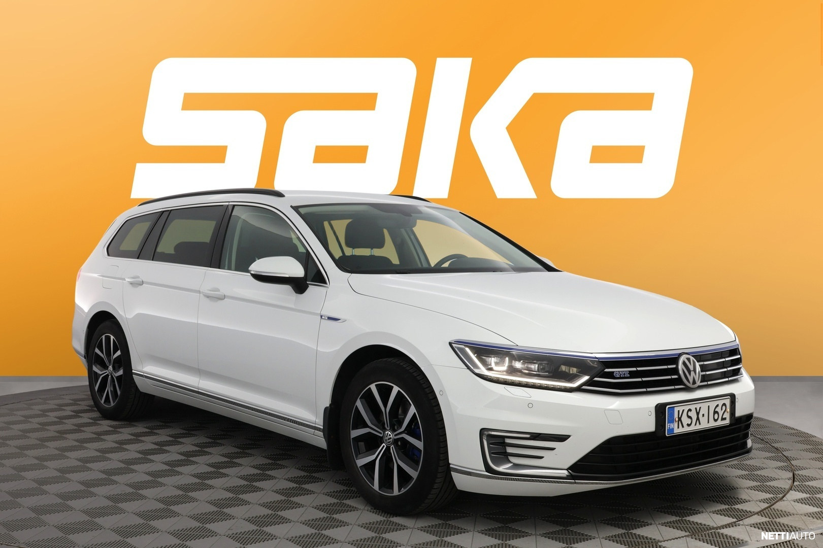Volkswagen Passat Variant GTE Plug-In Hybrid 160 kW (218 hv) DSG-automaatti