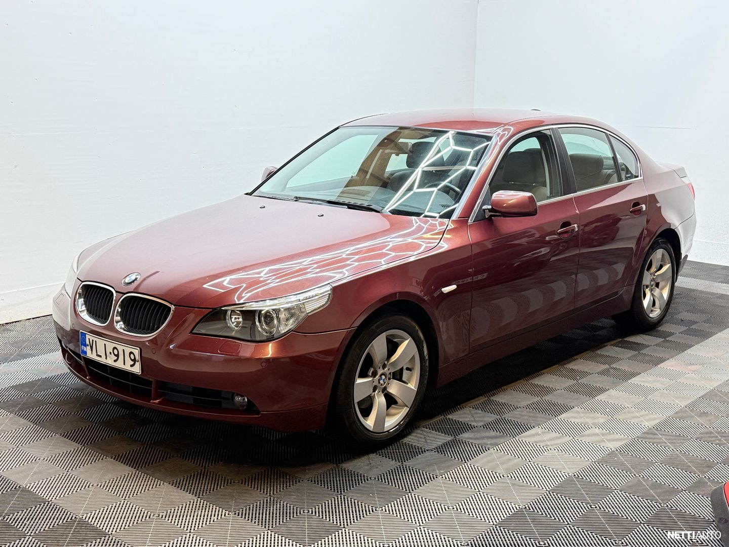 BMW 525