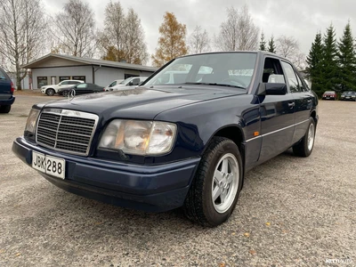 Mercedes-Benz E 200D 2,0 (124) 1994, photo 2/21