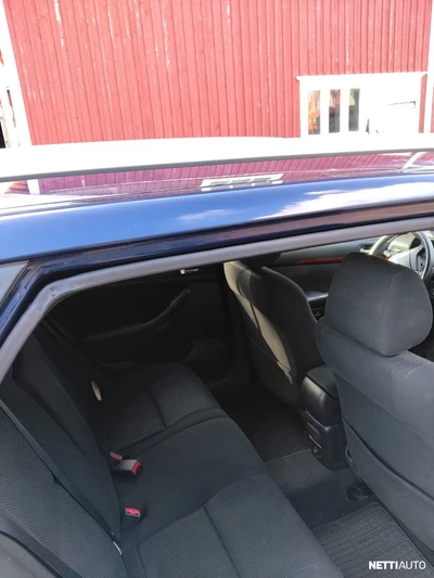 Toyota Avensis 2004, kuva 7/8