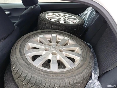 Toyota Auris 2010, kuva 5/6