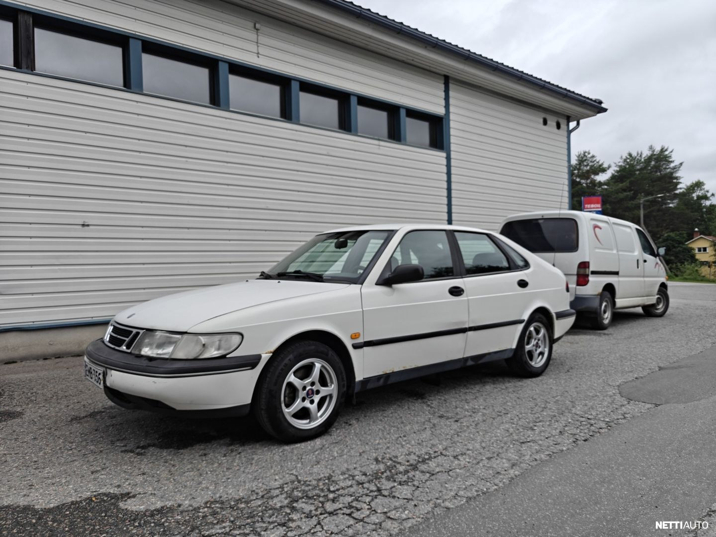 Saab 900