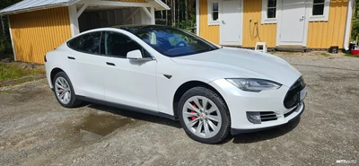 Tesla Model S P 85 D 2015, kuva 5/9