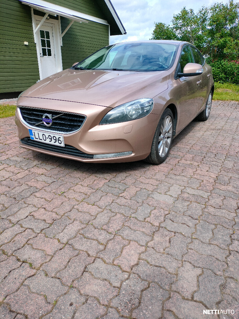 Volvo V40