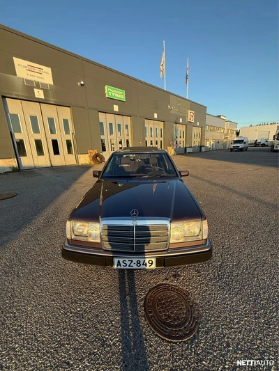Mercedes-Benz E 1991, photo 4/15