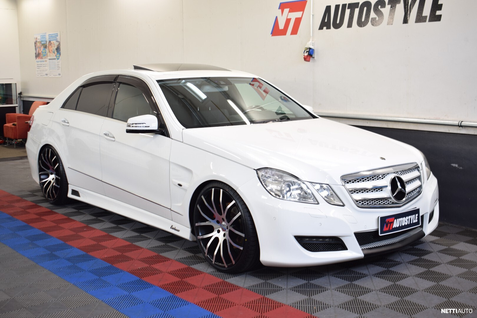 Mercedes-Benz E
