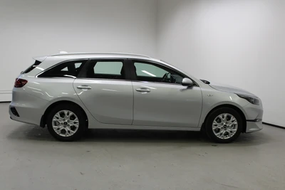 Kia Ceed 1,5 T-GDI 160hv EX SW 2022, kuva 7/10