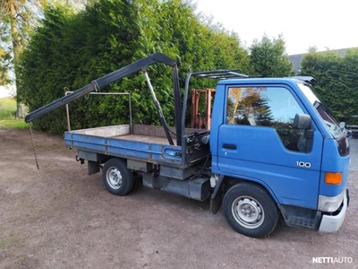 Toyota Dyna L100 nosturilla 1999, photo 2/12