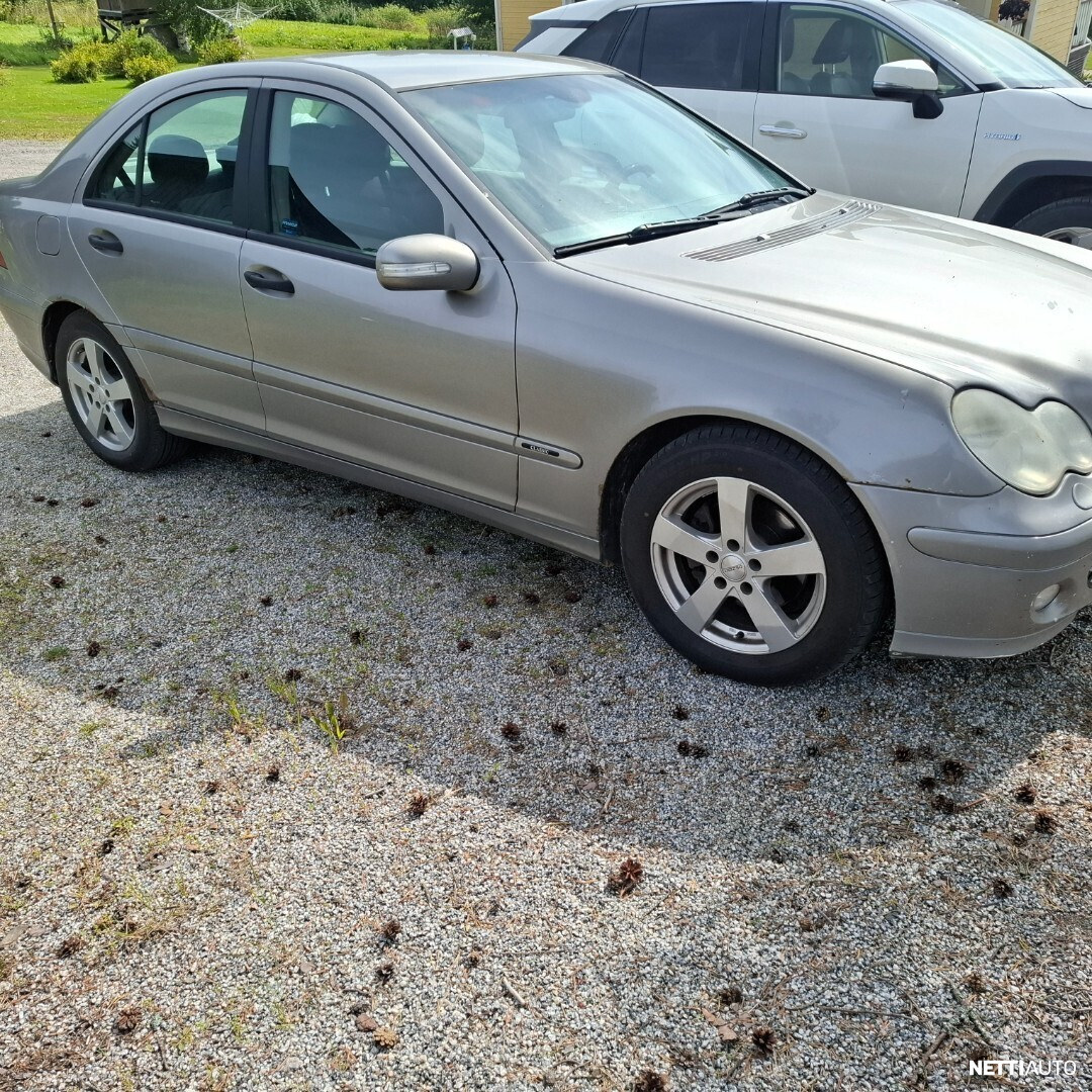 Mercedes-Benz C 200