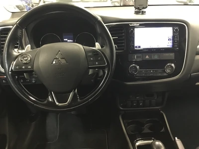 Mitsubishi Outlander 2017, kuva 7/18