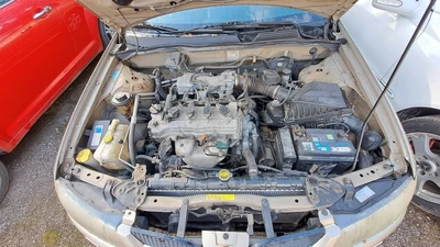 Nissan Almera 1.8 automaatti 2003, kuva 3/6