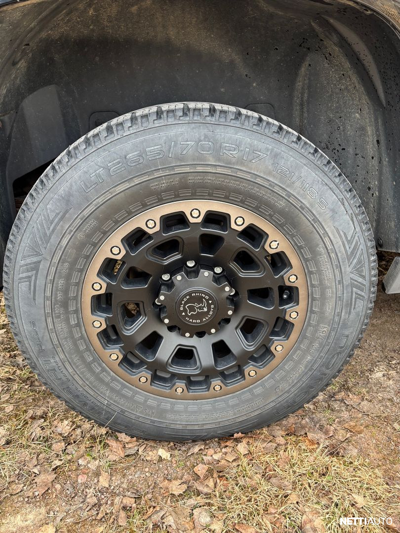 Chevrolet Suburban 2013, photo 6/14