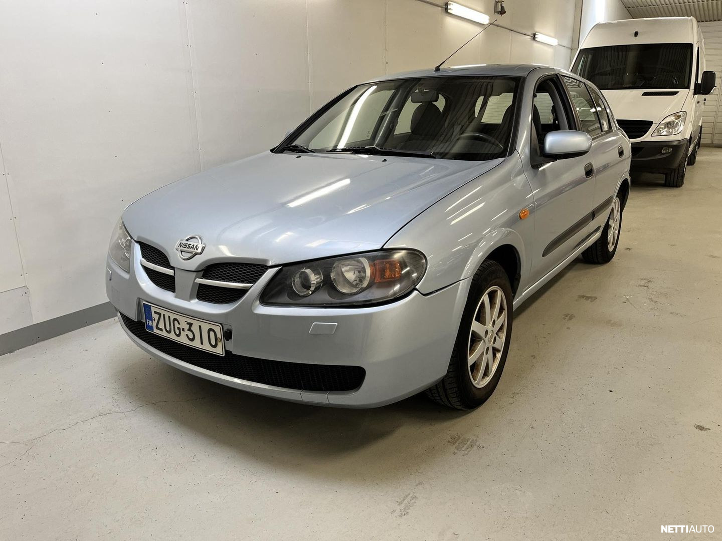 Nissan Almera