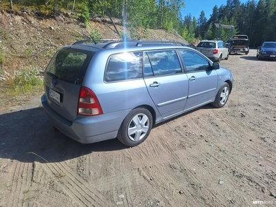 Toyota Corolla 2003, kuva 3/5