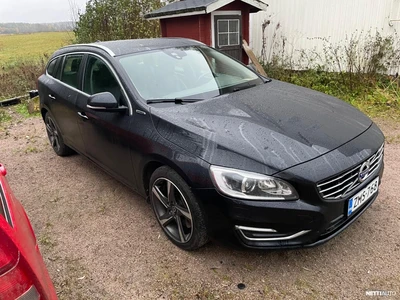 Volvo V60 2013, photo 1/4