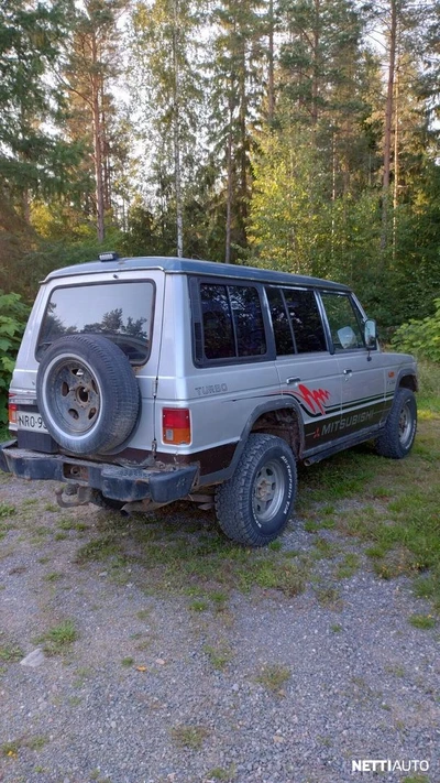 Mitsubishi Pajero 1989, kuva 3/10