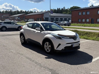 Toyota C-HR 1,8 Hybrid Active 2017, kuva 2/26