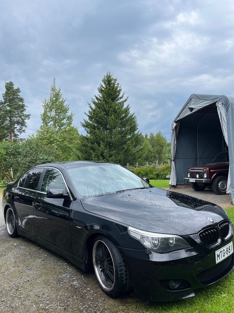BMW 525
