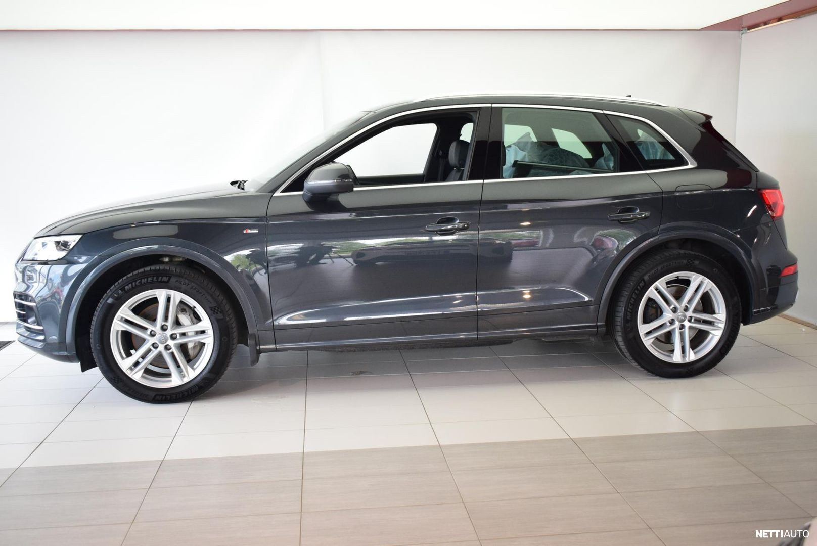Audi Q5 2020, kuva 2/10