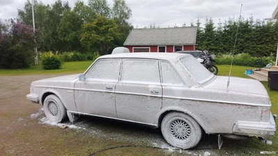 Volvo 244 244GLE, "Arabi" 226 tkm ajettu 1982, kuva 2/21