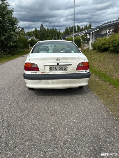 Toyota Avensis 1999, kuva 3/9