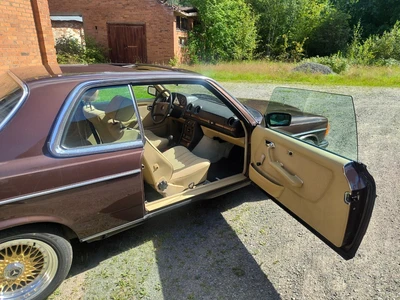 Mercedes-Benz 123 C123 1980, kuva 6/11
