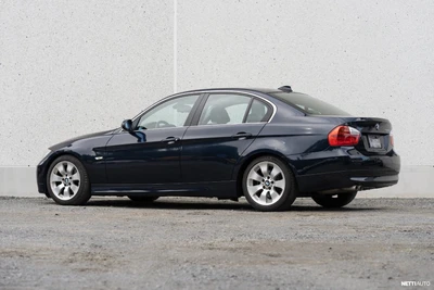 BMW 325 325i 2010, photo 1/19