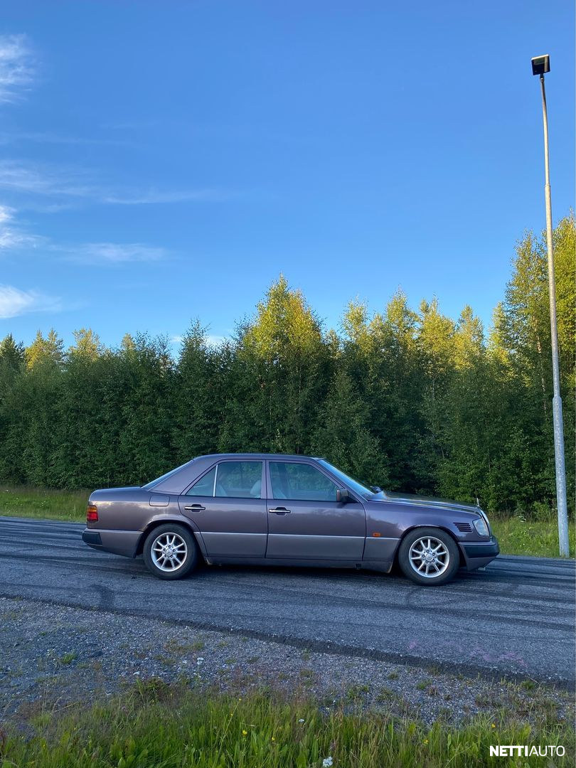 Mercedes-Benz 250 1991, photo 2/12