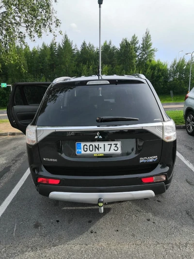 Mitsubishi Outlander PHEV 2015, kuva 3/22