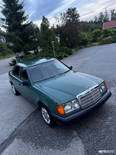 Mercedes-Benz 250 1988, photo 3/19