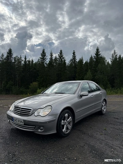 Mercedes-Benz C 2004, kuva 1/10