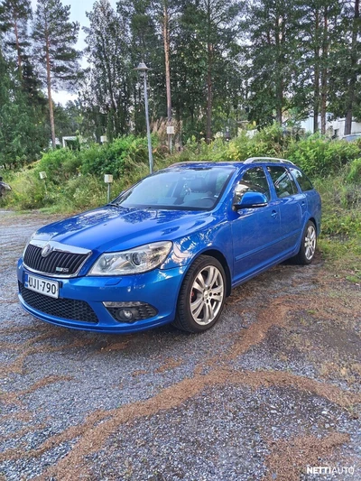 Skoda Octavia 2010, photo 1/11