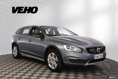 Volvo V60 Cross Country 2017, photo 7/35
