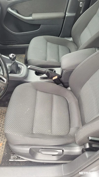 Volkswagen Jetta 2012, kuva 5/10
