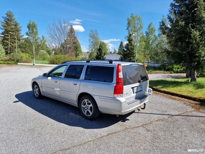 Volvo V70 2.4 D5 (120 kW) 2005, kuva 4/8