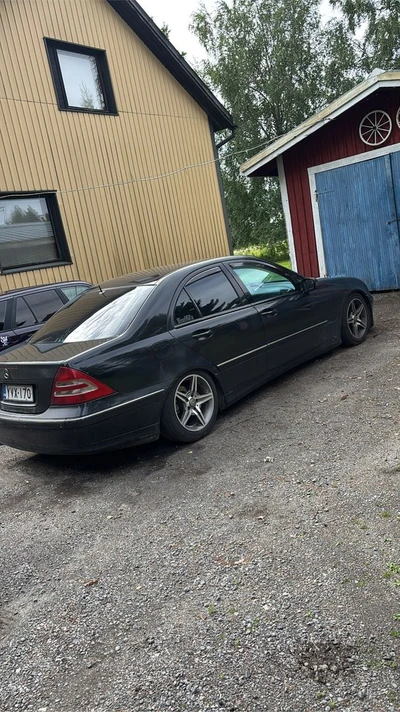 Mercedes-Benz C 2001, kuva 2/5
