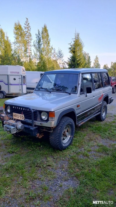 Mitsubishi Pajero 1989, kuva 1/10