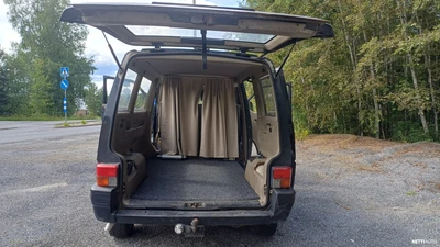 Volkswagen Transporter 1992, photo 6/11