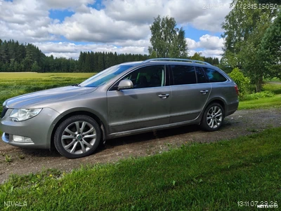 Skoda Superb 2012, kuva 2/11