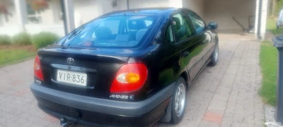 Toyota Avensis 1999, photo 2/3