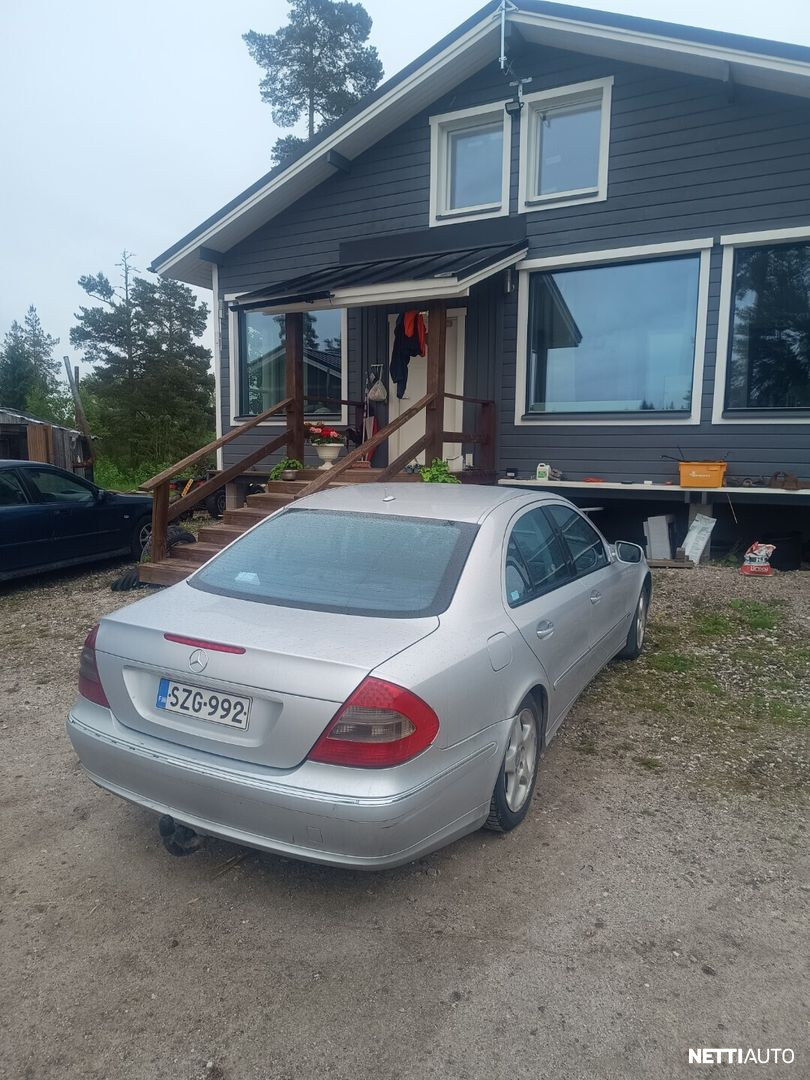 Mercedes-Benz E 200