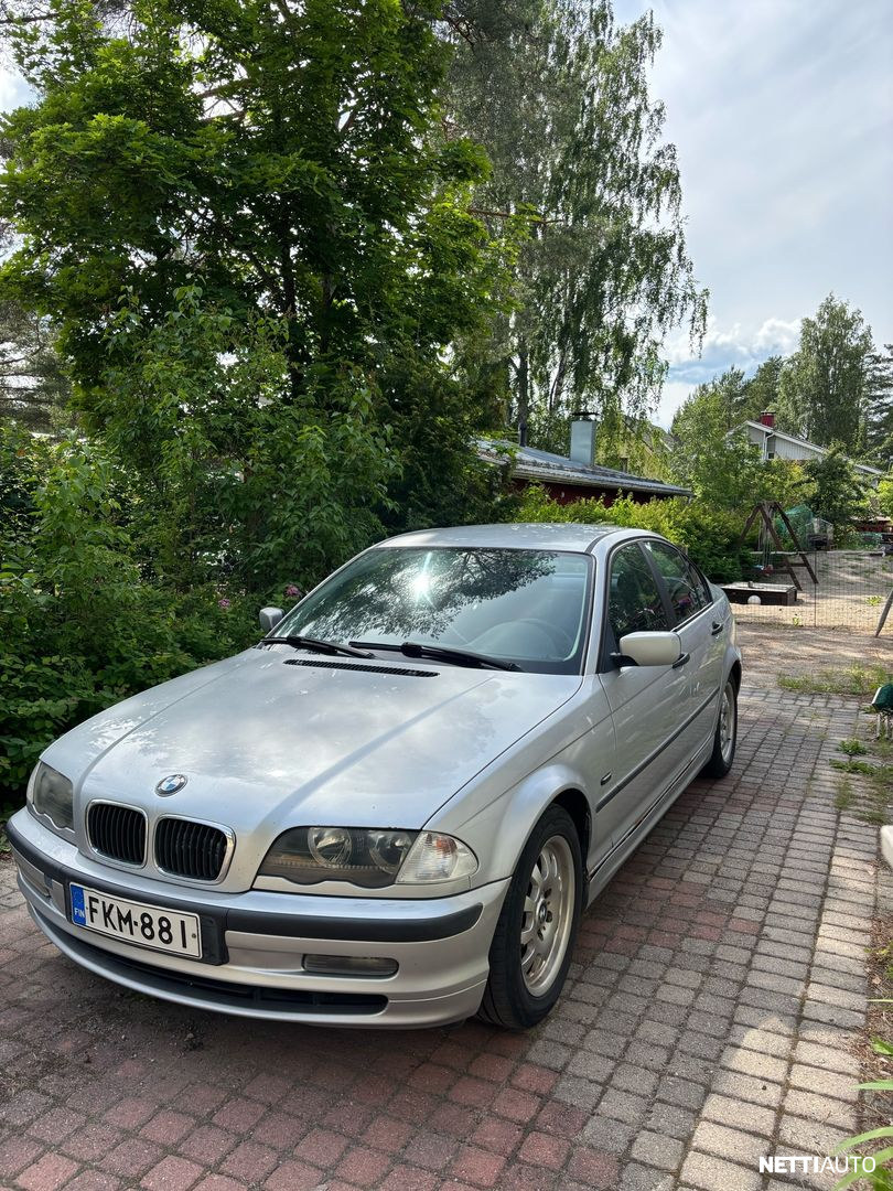 BMW 320