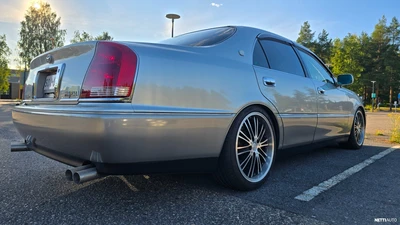 Toyota Crown Majesta i-Four 2002, photo 7/24