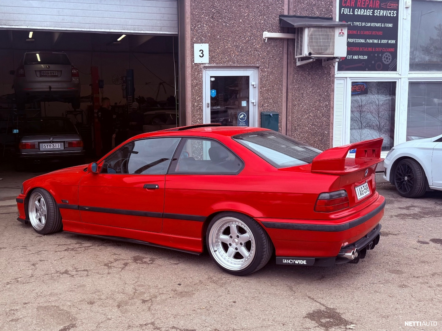 BMW 325