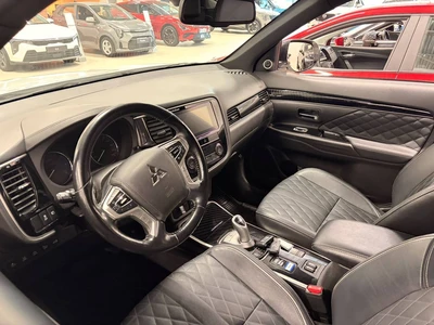 Mitsubishi Outlander PHEV Instyle 4WD 5P 2019, photo 2/2